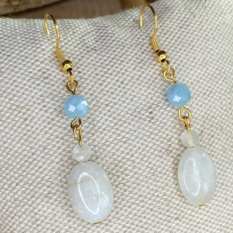 boucles d'oreilles en aigue marine et pierre de lune boucles d'oreilles en aigue marine et pierre de lune