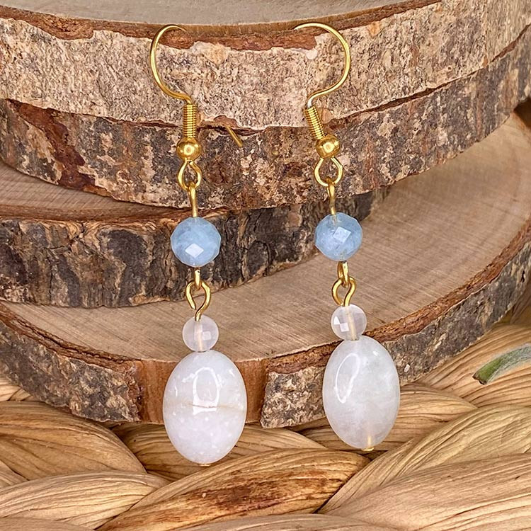 boucles d'oreilles en aigue marine et pierre de lune boucles d'oreilles en aigue marine et pierre de lune
